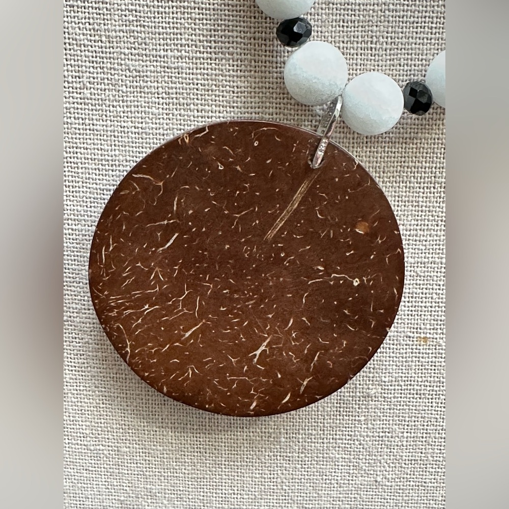 26-1/2 inch Black and White Mother of Pearl Long necklace - Picture 11 of 16